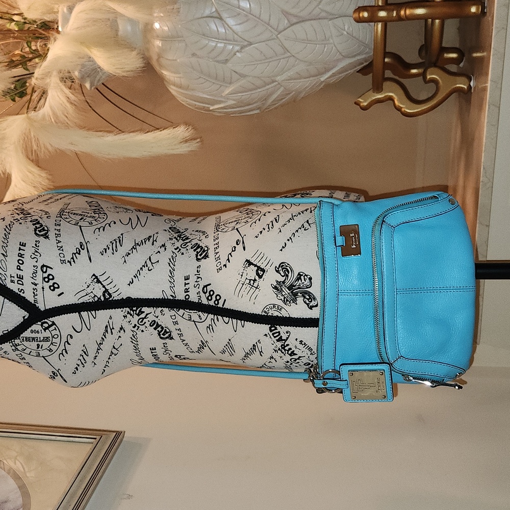 Tignanello Pebble genuine leather mini Crossbody bag, wallet, orginazer travel - Picture 15 of 16